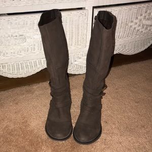 Suede boots